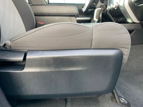 Used 2016 Toyota Tundra SR5 image 30