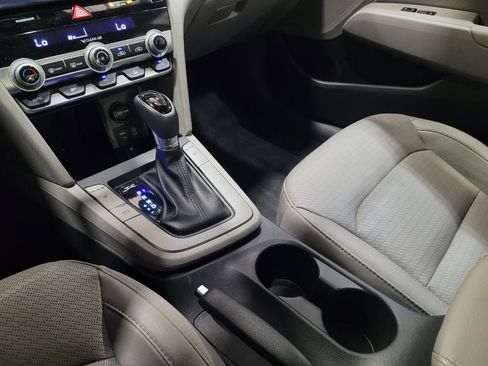 Used 2020 Hyundai Elantra Limited w/ Ultimate Package 03 FWD image 26