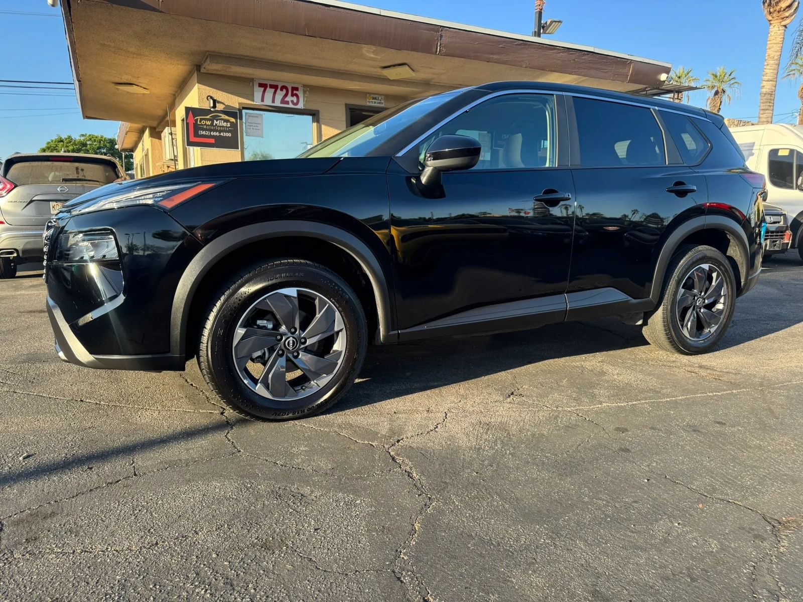 Used 2025 Nissan Rogue SV FWD image 6