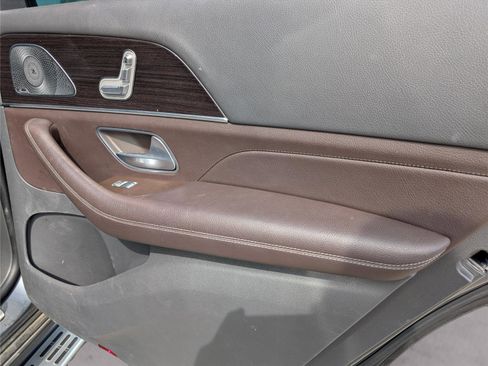 Used 2020 Mercedes-Benz GLS 450 4MATIC image 37