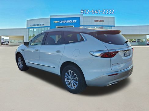 Used 2024 Buick Enclave Premium image 5