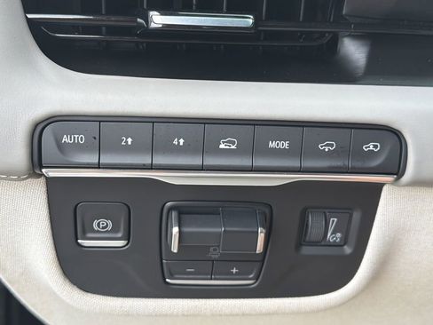 Certified 2023 Cadillac Escalade Premium Luxury Platinum AWD/4WD image 29