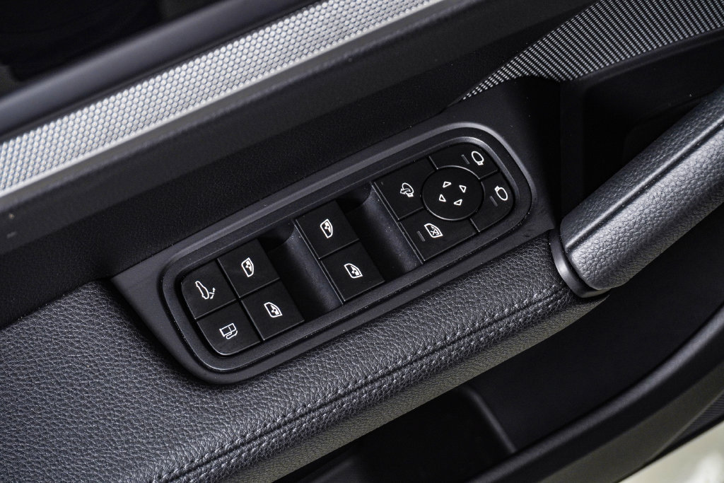 Certified 2026 Porsche Cayenne E-Hybrid AWD/4WD image 26