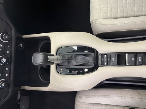 Used 2023 Honda HR-V LX image 28