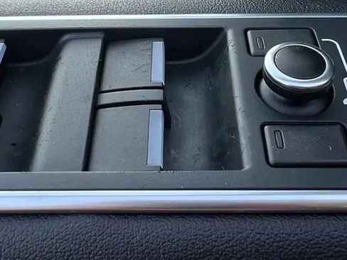 Used 2017 Land Rover Range Rover Supercharged AWD/4WD image 42