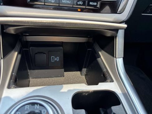 Certified 2023 Ford Explorer XLT w/ Equipment Group 202A AWD/4WD image 38