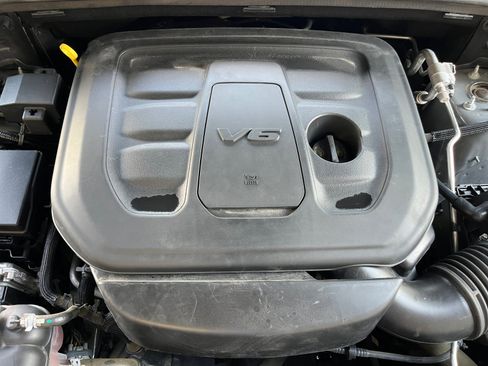 Used 2020 Jeep Grand Cherokee Altitude AWD/4WD image 29