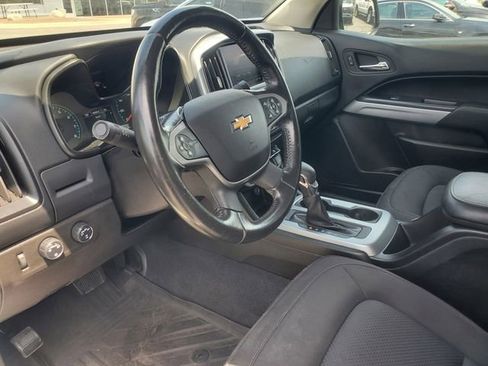 Used 2022 Chevrolet Colorado LT AWD/4WD image 12