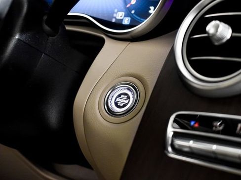 Certified 2022 Mercedes-Benz GLC 300 4MATIC w/ Premium Package Lite image 31