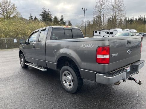 Used 2005 Ford F150 XLT image 2