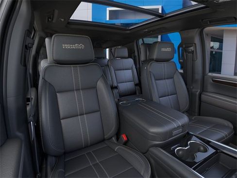 New 2026 Chevrolet Suburban High Country image 17