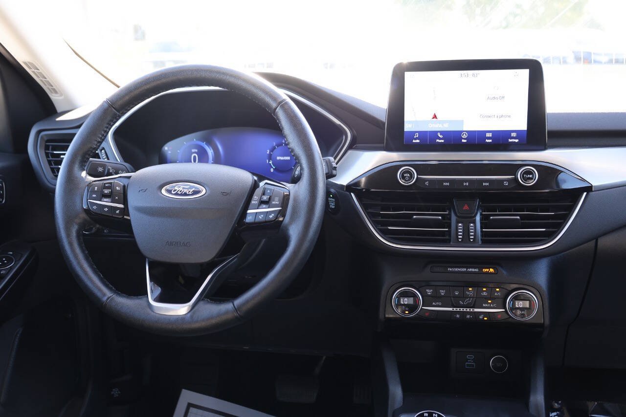 Used 2021 Ford Escape Titanium AWD/4WD image 23