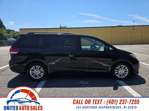 Used 2011 Toyota Sienna XLE FWD image 6