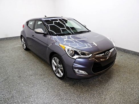 Used 2016 Hyundai Veloster w/ Option Group 03 FWD image 3