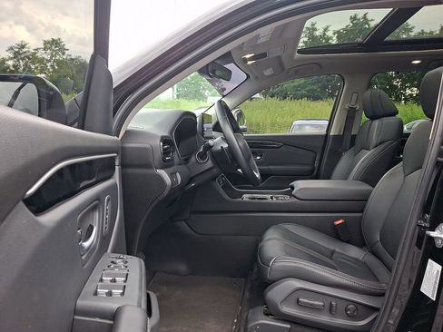 Used 2023 Honda Pilot Touring image 17