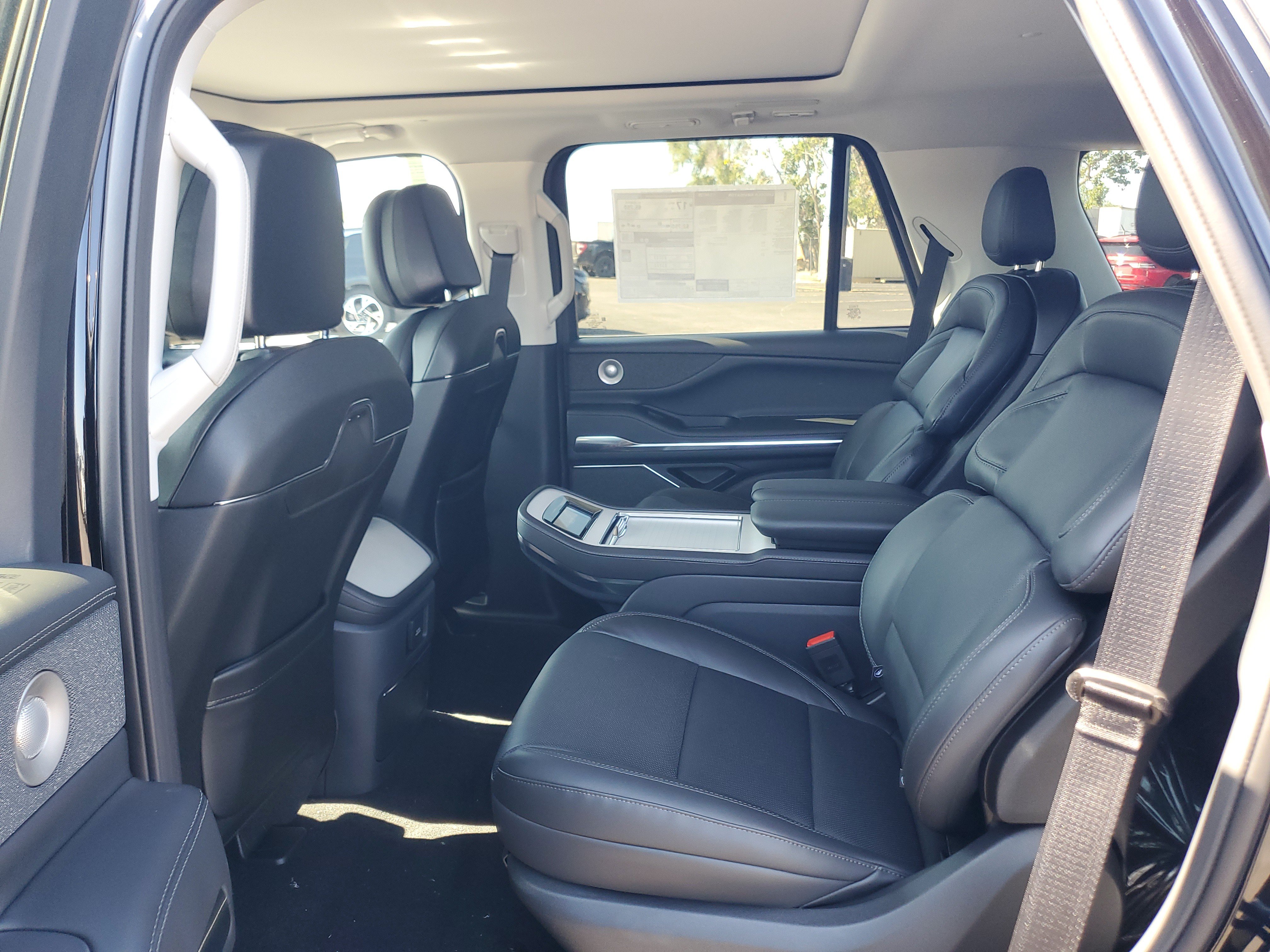 New 2027 Lincoln Navigator Reserve AWD/4WD image 27