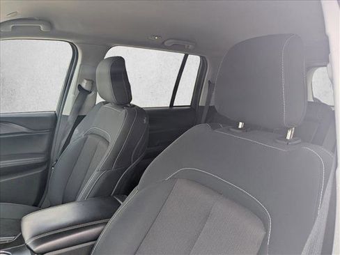 Certified 2024 Jeep Grand Cherokee Laredo RWD image 14