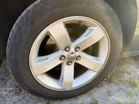 Used 2012 Dodge Challenger SXT RWD image 11