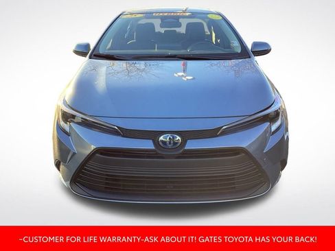 Used 2025 Toyota Corolla LE image 2