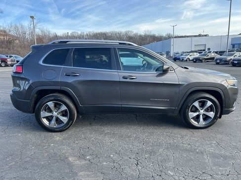 Used 2019 Jeep Cherokee Limited w/ Luxury Group image 4