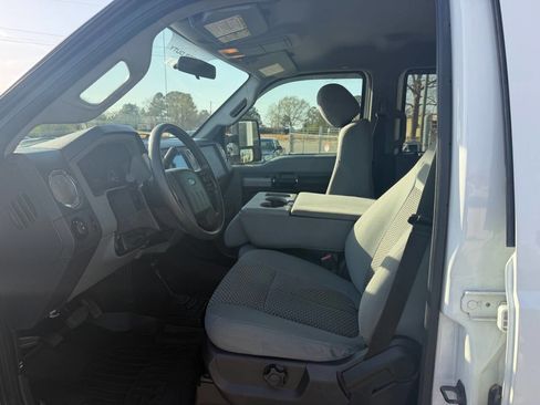 Used 2014 Ford F250 XLT image 9