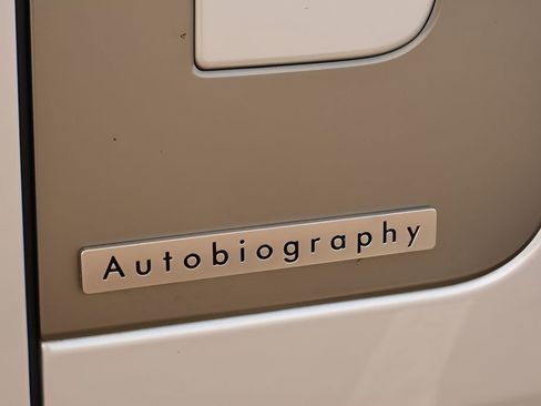 Used 2023 Land Rover Range Rover Autobiography AWD/4WD image 30