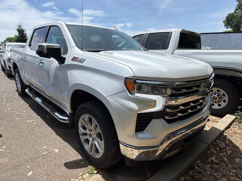 Used 2022 Chevrolet Silverado 1500 LTZ AWD/4WD image 2