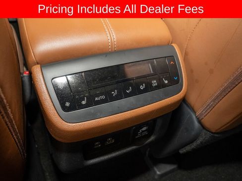 Used 2024 Nissan Pathfinder Platinum AWD/4WD image 8