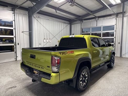 Used 2023 Toyota Tacoma TRD Off-Road w/ Technology Package AWD/4WD image 20