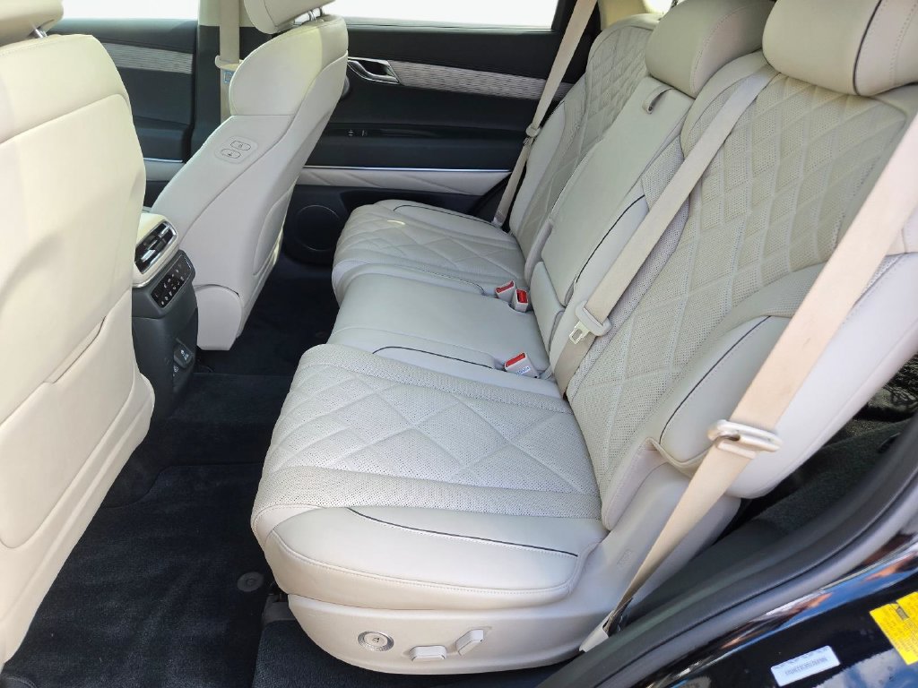 Used 2025 Genesis GV80 3.5T Prestige AWD/4WD image 18