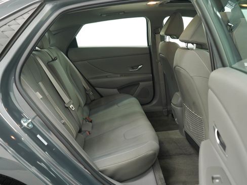 Used 2025 Hyundai Elantra SEL FWD image 12