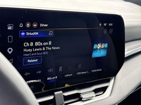 Used 2025 Chevrolet Equinox LT FWD image 12