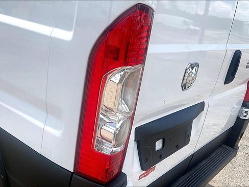 New 2024 RAM ProMaster 2500 w/ Convenience Group FWD image 14