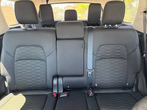 Used 2025 Nissan Pathfinder SV FWD image 41