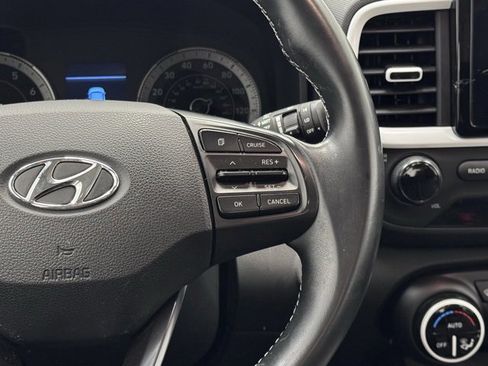 Used 2022 Hyundai Venue Limited w/ Cargo Package image 28