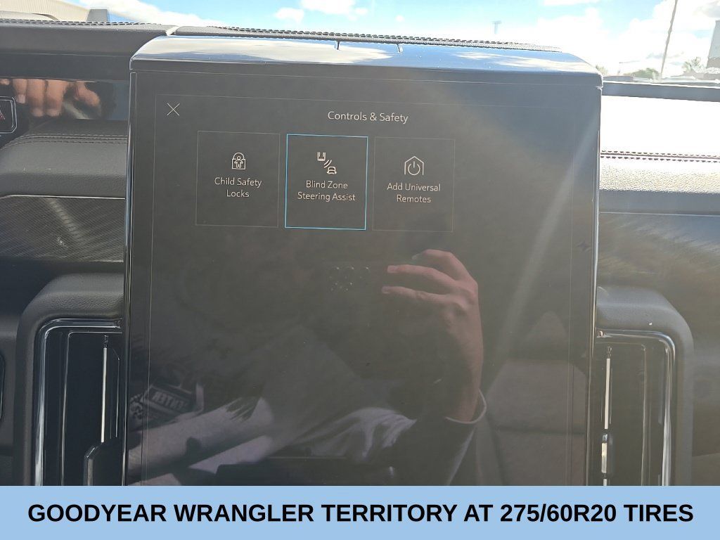 Used 2026 GMC Yukon XL AT4 AWD/4WD image 30