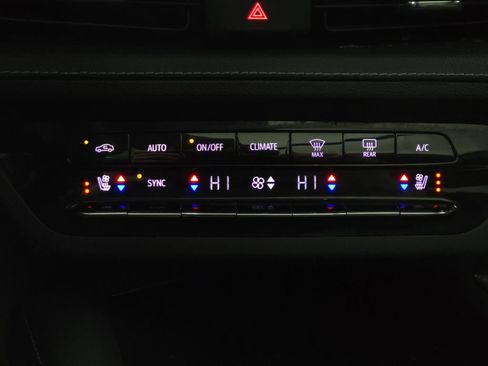 Used 2022 Buick Envision Avenir w/ Technology Package II image 35