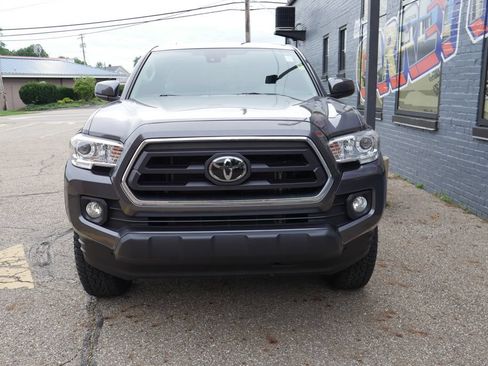 Used 2022 Toyota Tacoma SR5 AWD/4WD image 28