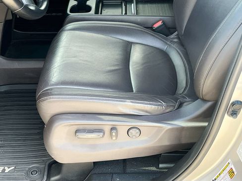 Used 2023 Honda Odyssey Touring image 19