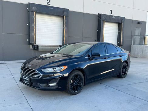 Used 2019 Ford Fusion SE w/ Equipment Group 151A FWD image 1