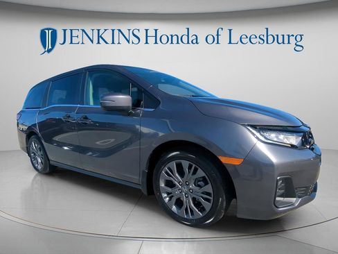 New 2026 Honda Odyssey Touring image 9