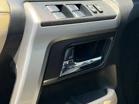 Used 2022 Toyota 4Runner Limited AWD/4WD image 6