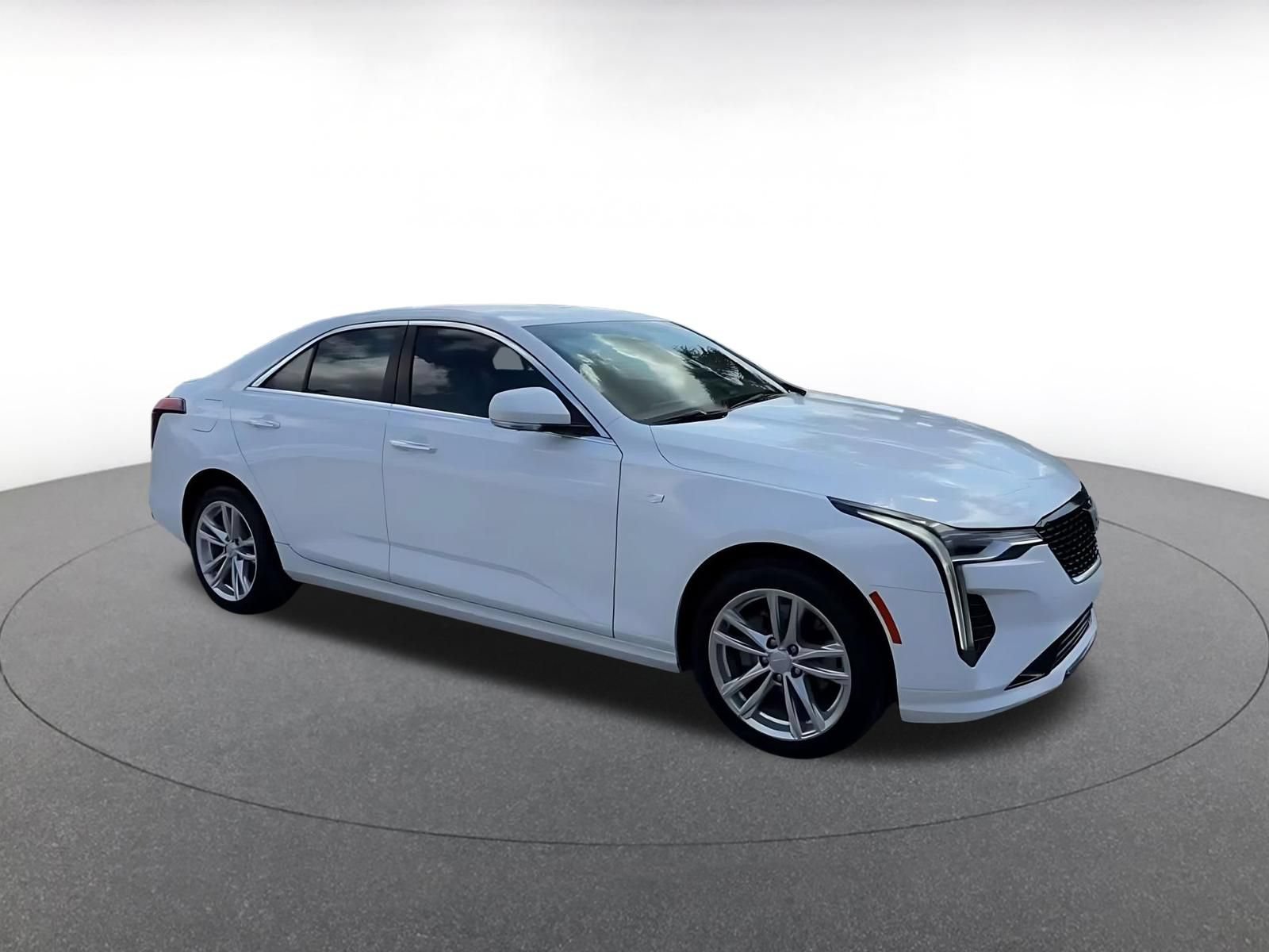 Used 2026 Cadillac CT4 Luxury AWD/4WD image 2
