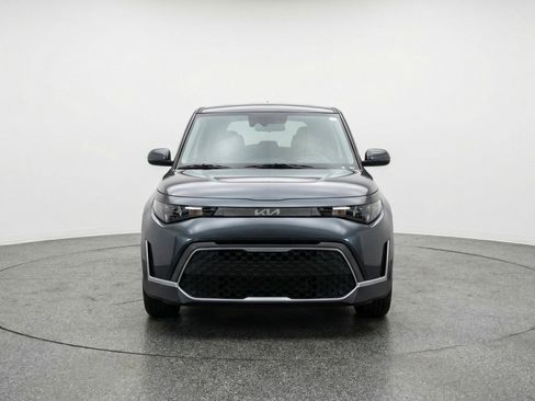 Used 2025 Kia Soul LX w/ LX Technology Package image 2