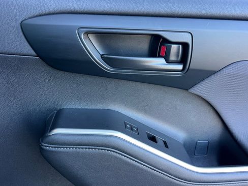 Certified 2024 Toyota Highlander LE image 22