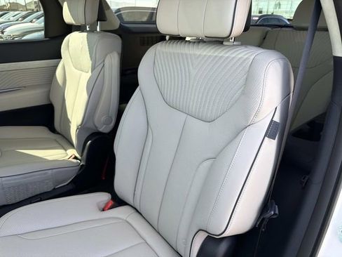 Used 2025 Hyundai Palisade Calligraphy image 14