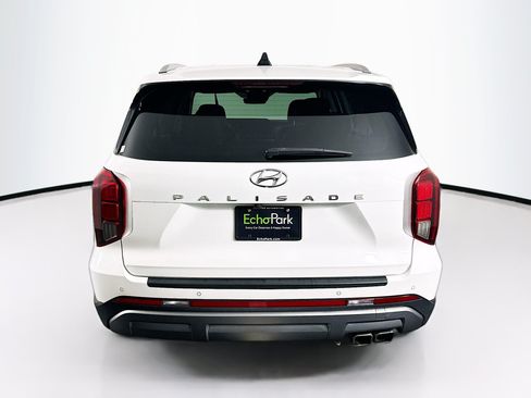 Used 2023 Hyundai Palisade SEL FWD image 7