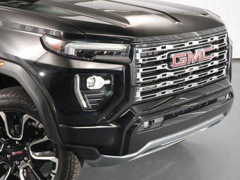Used 2024 GMC Canyon Denali AWD/4WD image 7