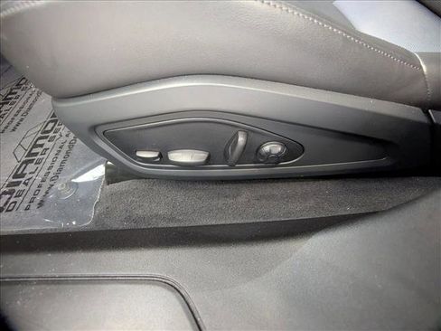 Used 2023 Porsche Taycan w/ Premium Package image 17