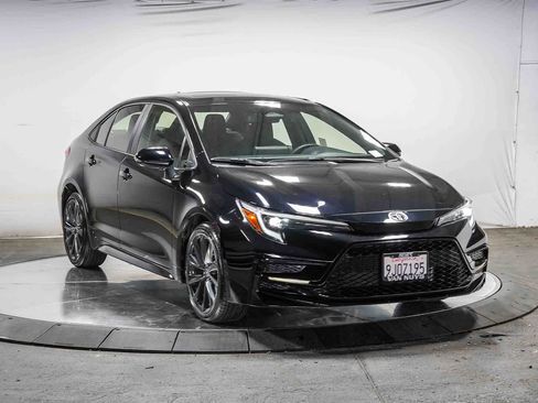 Certified 2024 Toyota Corolla SE w/ SE Premium Package FWD image 6